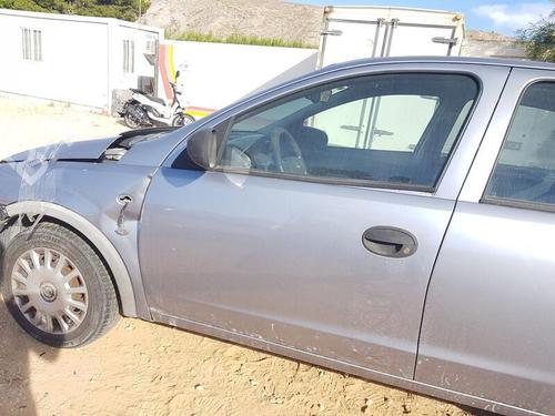 Dør venstre foran OPEL CORSA C (X01) 1.2 (F08, F68) (75 hp) 29247520