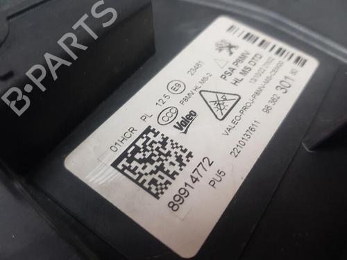 Right headlight PEUGEOT 3008 II SUV (MC_, MR_, MJ_, M4_) 1.5 BlueHDi 130 | BP29978033C29