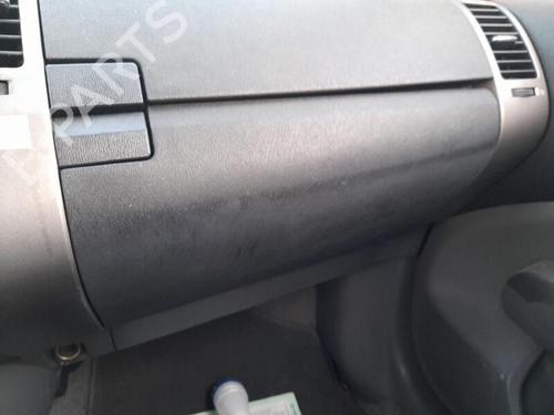 Used Glove box TOYOTA PRIUS Liftback (_W2_) 1.5 Hybrid (NHW2_) (113 hp) 28376824