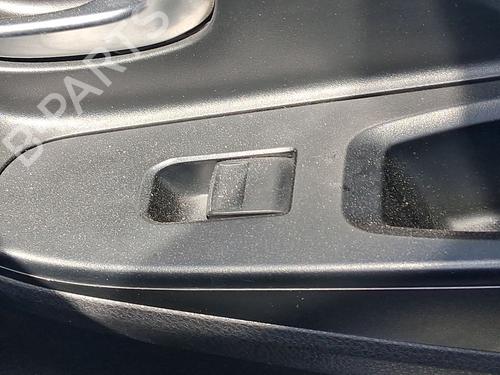 Used Right front window switch Right front window switch 37158420 37158420