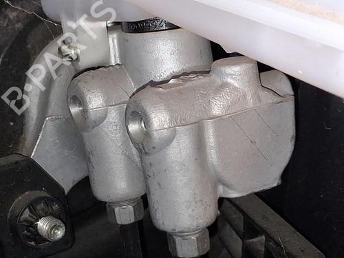Used Brake master cylinder Brake master cylinder PEUGEOT 208 II (UB_, UP_, UW_, UJ_) 1.2 PureTech 100 (101 hp) 39621386 39621386