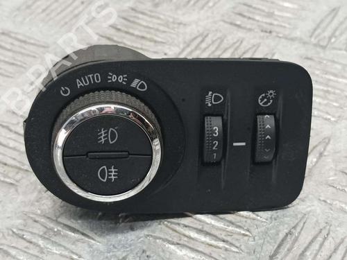 Used Headlight switch OPEL CORSA D (S07) 1.4 (L08, L68) (100 hp) 17775230