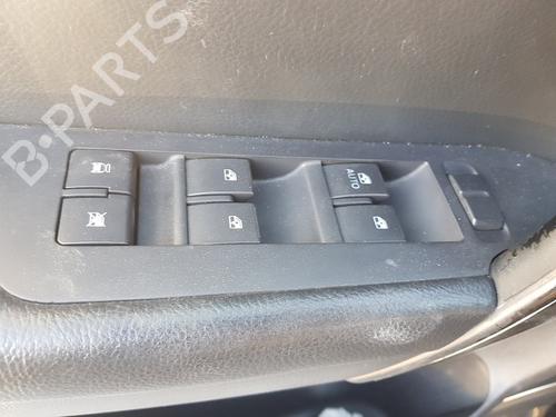 Used Left front window switch CHEVROLET CAPTIVA (C100, C140) 2.0 D 4WD (150 hp) 15518758