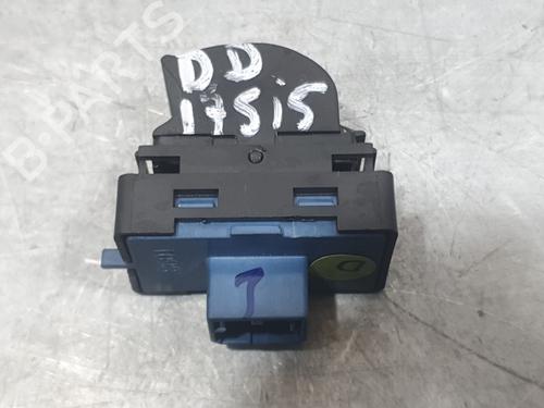 Right front window switch FIAT DOBLO Cargo (263_) 1.3 D Multijet (263WXU1A, 263ZXU1A, 263WYB1A, 263ZYB1A) | BP33431375I26 - Image 4