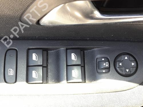 Comutador vidro frente esquerdo Comutador vidro frente esquerdo PEUGEOT 208 II (UB_, UP_, UW_, UJ_) 1.5 BlueHDI 100 (102 hp) 36022594 36022594