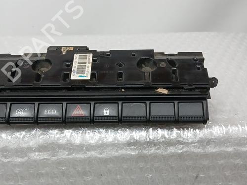 Used Switch RENAULT CAPTUR II (HF_) Blue dCi 115 (HFAD) (116 hp) 30911656