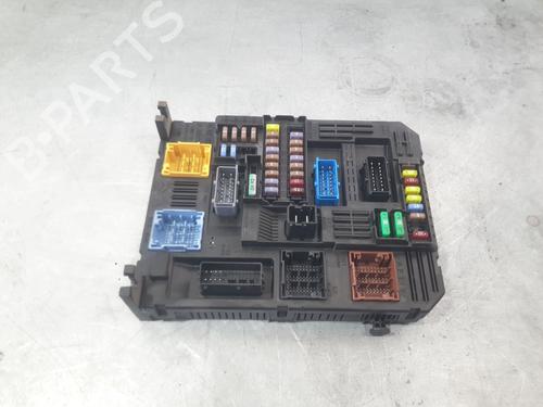Used Fuse box Fuse box 38710440 38710440