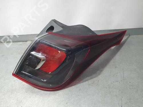 Used Right taillight OPEL CROSSLAND X / CROSSLAND (P17, P2QO) [2017-2025]  8237372