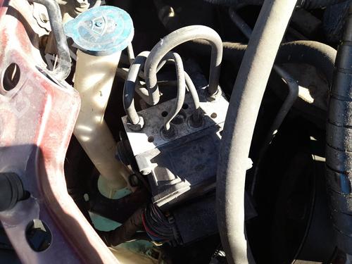 Used ABS pump TOYOTA AVENSIS (_T25_) 2.2 D-4D (ADT251_, ADT251R) (150 hp) 30512829