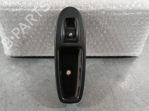 Used Right rear window switch Right rear window switch FIAT 500L (351_, 352_) 1.4 (199LYB1B) (95 hp) 26525523 26525523