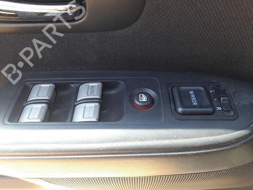 Used Left front window switch HONDA CR-V II (RD_) [2001-2007]  29038203