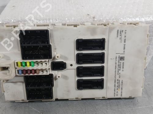 Used Fuse box Fuse box 39072097 39072097