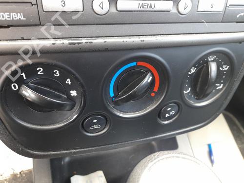 Comando chauffage FORD FIESTA V (JH_, JD_) 1.4 16V (80 hp) 31833534