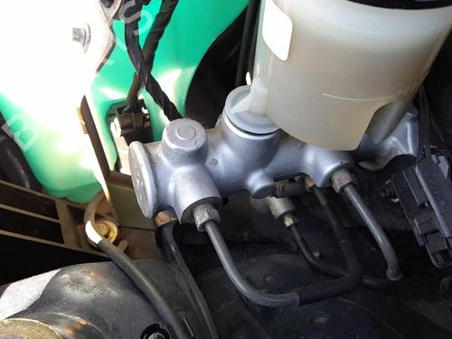 brake-master-cylinder-mazda-mx-5-ii-nb-1998-1999-2000-2001-2002-2003-2004-2005-33660156 main image