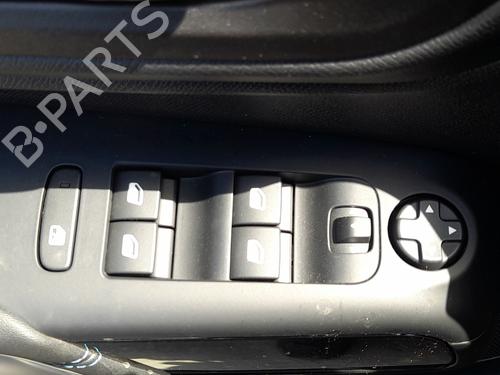 Used Left front window switch Left front window switch CITROËN C5 AIRCROSS (A_) 1.5 BlueHDi 130 (ACYHZJ, ACYHZR) (131 hp) 35819272 35819272