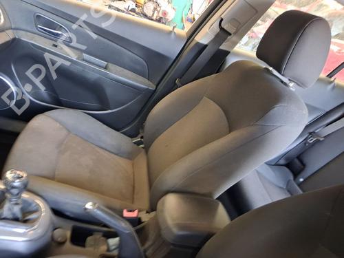 right-front-seat-chevrolet-cruze-j300-2009-37800545 main image