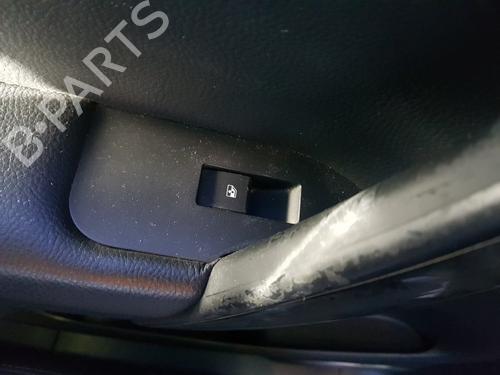 Used Left rear window switch CHEVROLET CAPTIVA (C100, C140) 2.0 D 4WD (150 hp) 15518760