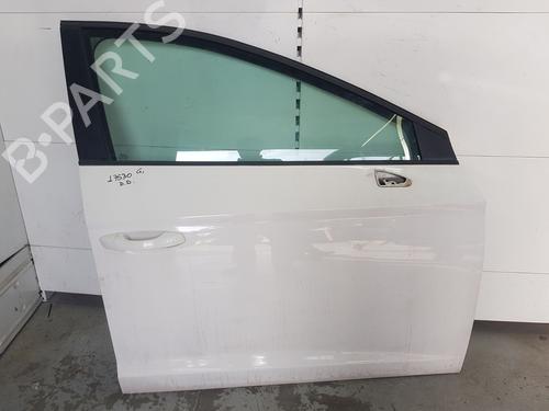 right-front-door-seat-leon-5f1-2012-2013-2014-2015-2016-2017-2018-2019-2020-2021-33816217 main image