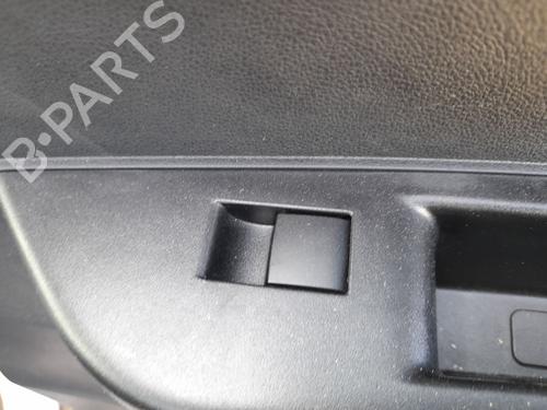 Used Right rear window switch MAHINDRA KUV100 (K1) 1.2 VVT (87 hp) 30153990