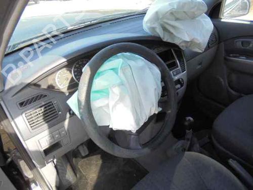 Left front fog light KIA CARENS II MPV (FJ) 2.0 CRDi | BP219298C30 