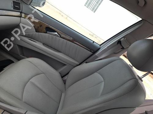 Used Right front seat MERCEDES-BENZ E-CLASS (W211) E 320 CDI (211.026) (204 hp) 26959061