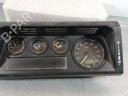 Used Instrument cluster Instrument cluster LAND ROVER DEFENDER Station Wagon (L316, L315) 2.5 Td5 4x4 (L316) (122 hp) 34606067 34606067