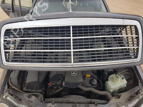 Used Grille MERCEDES-BENZ E-CLASS (W210) [1995-2003]  19449644