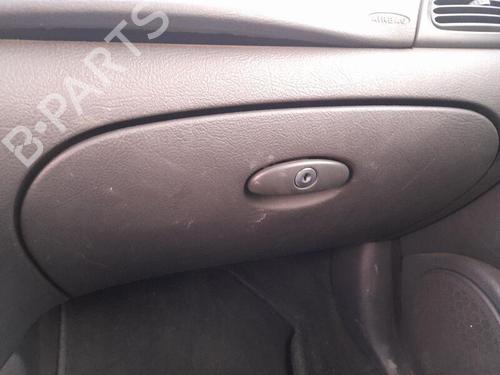 Handskerum CITROËN C5 I (DC_) 2.0 HDi (DCRHZB, DCRHZE) (109 hp) 28297176