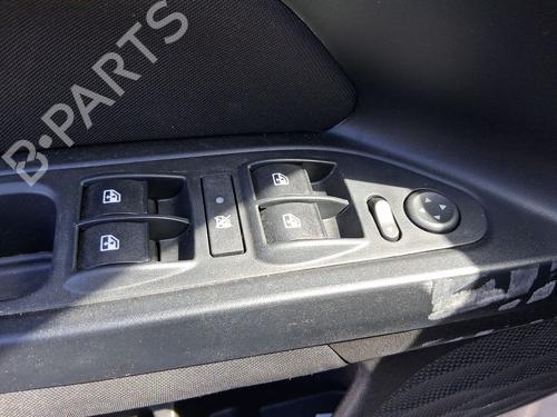 left-front-window-switch-fiat-tipo-hatchback-356_-357_-2016-33854212 main image
