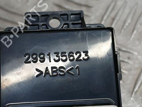 Left front window switch MAHINDRA KUV100 (K1) 1.2 VVT | BP30153989I27 