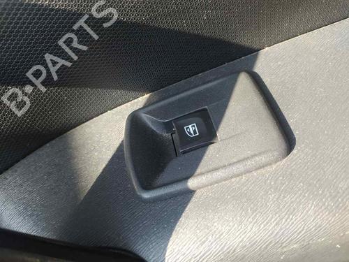Interrupteur de vitre avant droite RENAULT KANGOO / GRAND KANGOO II (KW0/1_) Z.E. (60 hp) 23956001