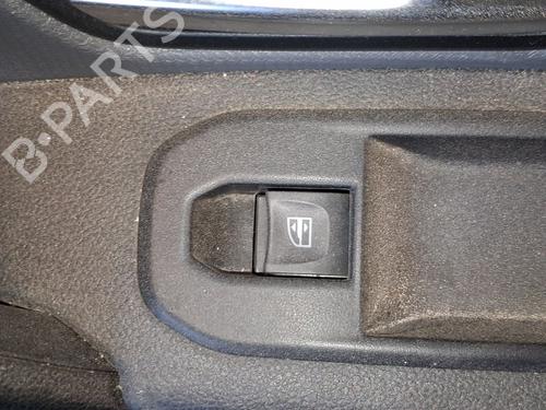 Mando elevalunas delantera derecho Mando elevalunas delantera derecho 38174216 38174216