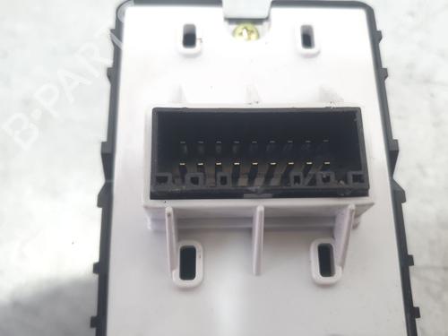 Left front window switch KIA STONIC (YB) 1.0 T-GDi | BP35981968I27 - Image 4