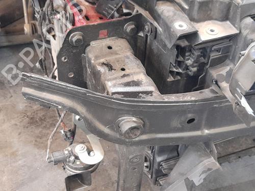 Used Front bumper reinforcement Front bumper reinforcement 37242477 37242477