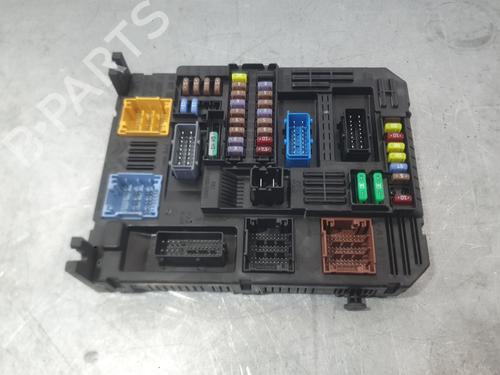 Used Fuse box Fuse box 39102868 39102868
