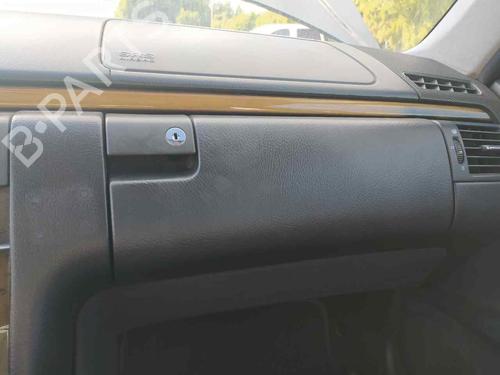 Used Glove box MERCEDES-BENZ E-CLASS (W210) E 220 CDI (210.006) (136 hp) 22973545