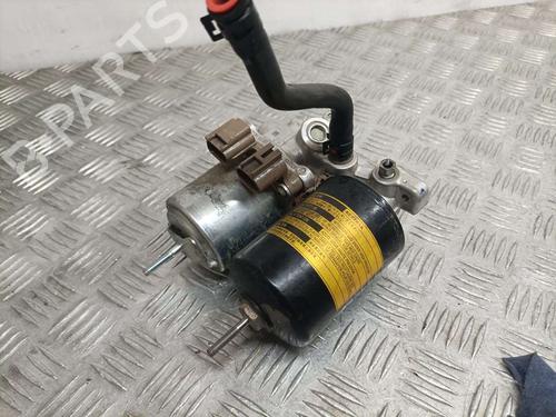 Used Brake master cylinder TOYOTA YARIS (_P13_) 1.5 Hybrid (NHP130_, NHP130) (101 hp) 18301611