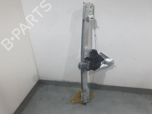 rudehejsemekanisme-hjre-foran-dacia-duster-hm_-2017-34629588 main image