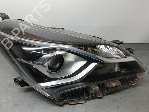 Used Right headlight Right headlight TOYOTA YARIS (_P13_) 1.5 (NSP131_) (112 hp) 30001913 30001913