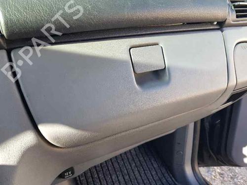 Used Glove box MERCEDES-BENZ M-CLASS (W163) ML 270 CDI (163.113) (163 hp) 22715031