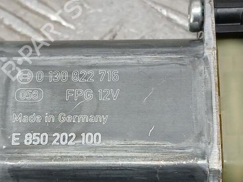 Right front window motor SEAT LEON (5F1) 1.4 TGI | BP28417903E20 