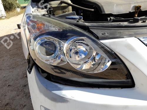 Used Right headlight HYUNDAI i30 (FD) 1.6 CRDi (116 hp) 30081307