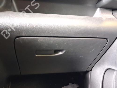 Used Glove box Glove box 39174202 39174202