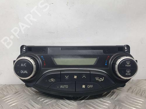 Used Climate control TOYOTA YARIS (_P13_) 1.5 Hybrid (NHP130_, NHP130) (101 hp) 10361823