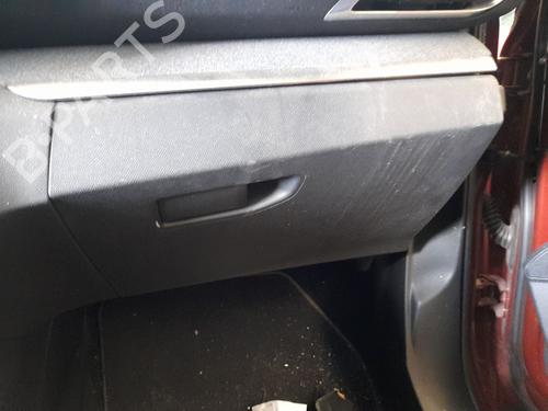 Guantera Guantera PEUGEOT 3008 II SUV (MC_, MR_, MJ_, M4_) 2.0 BlueHDi 150 (MJAHXH, MJAHXV, MJAHXG, MJAHSH, MJAHRH,... (150 hp) 37273987 37273987
