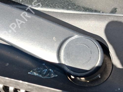 Used Front wiper motor Front wiper motor KIA STONIC (YB) 1.0 T-GDi Eco-Dynamics+ (101 hp) 40453016 40453016