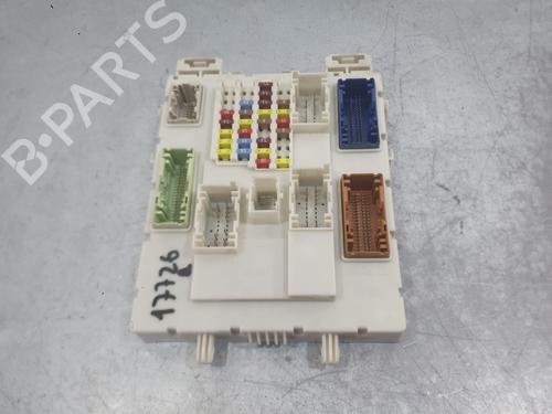 Used Fuse box Fuse box 37273462 37273462