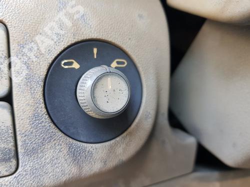 switch-citroen-c4-ii-nc_-16-bluehdi-100-2009-11109689 main image