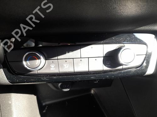 Used Climate control OPEL CORSA F (P2JO) 1.2 (68) (101 hp) 31664595