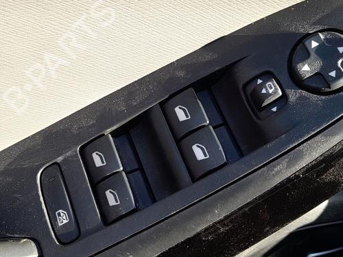 Used Left front window switch Left front window switch CITROËN C4 SPACETOURER (3D_) 1.5 BlueHDi 130 (131 hp) 33467904 33467904
